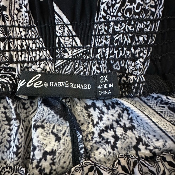 Style by Harve Bernard wide leg black and white paisley print pants. 2X - Picture 6 of 7